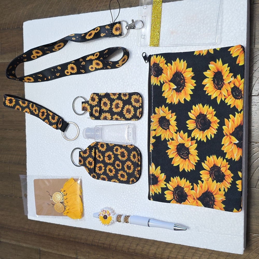 Sunflower Accessory Set. New Without Tags.